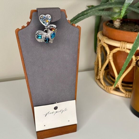 Free People My Everything Dangles Earrings Blue Gem Silver Hammered Metal Heart - Picture 8 of 9